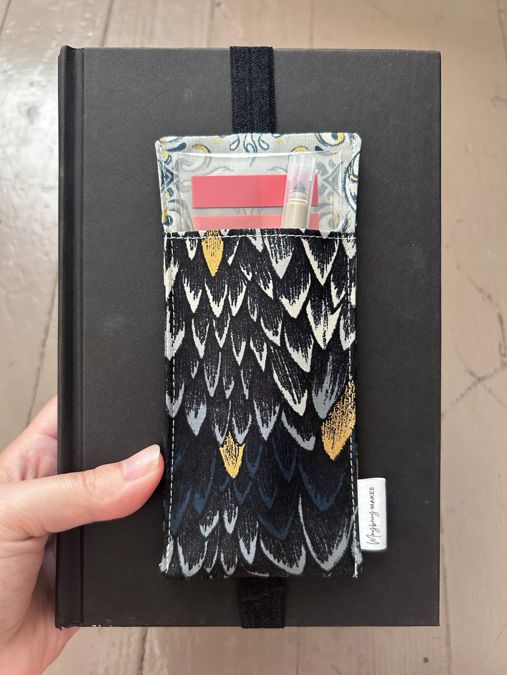 Black and Gold Dragon Scales Annotation Kit — Pen & Highlighter Holder for Books