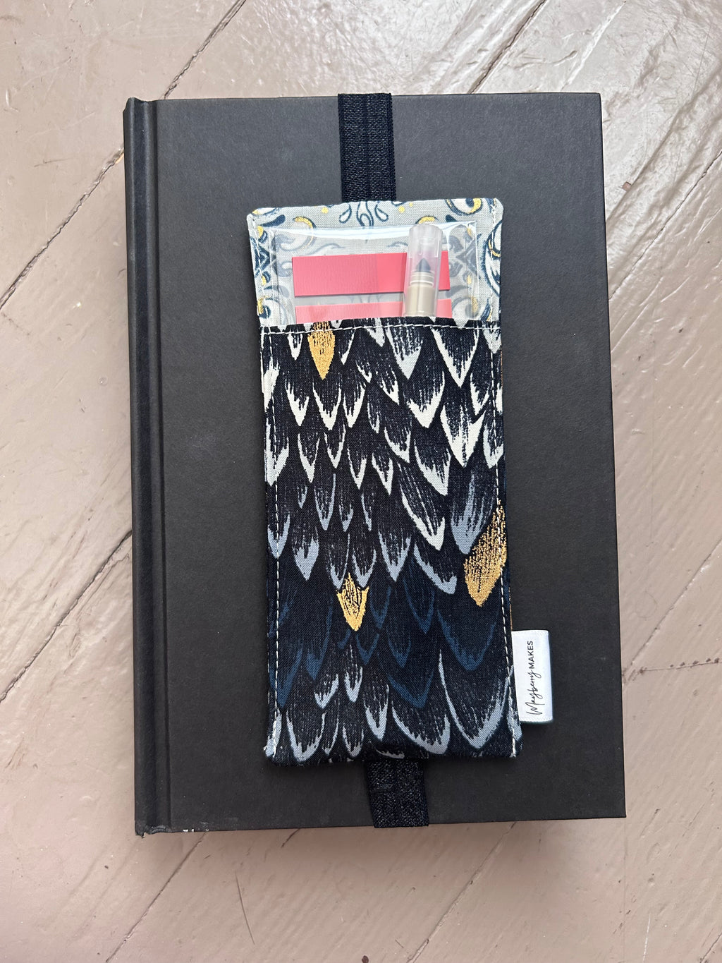 Black and Gold Dragon Scales Annotation Kit — Pen & Highlighter Holder for Books