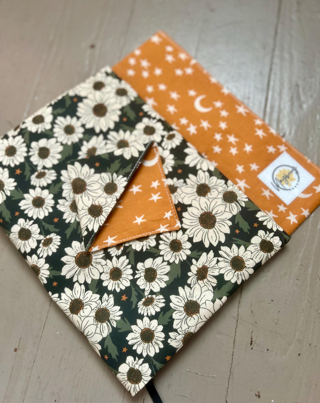 Midnight Daisy Fabric Corner Bookmark — Handmade Bookish Accessory