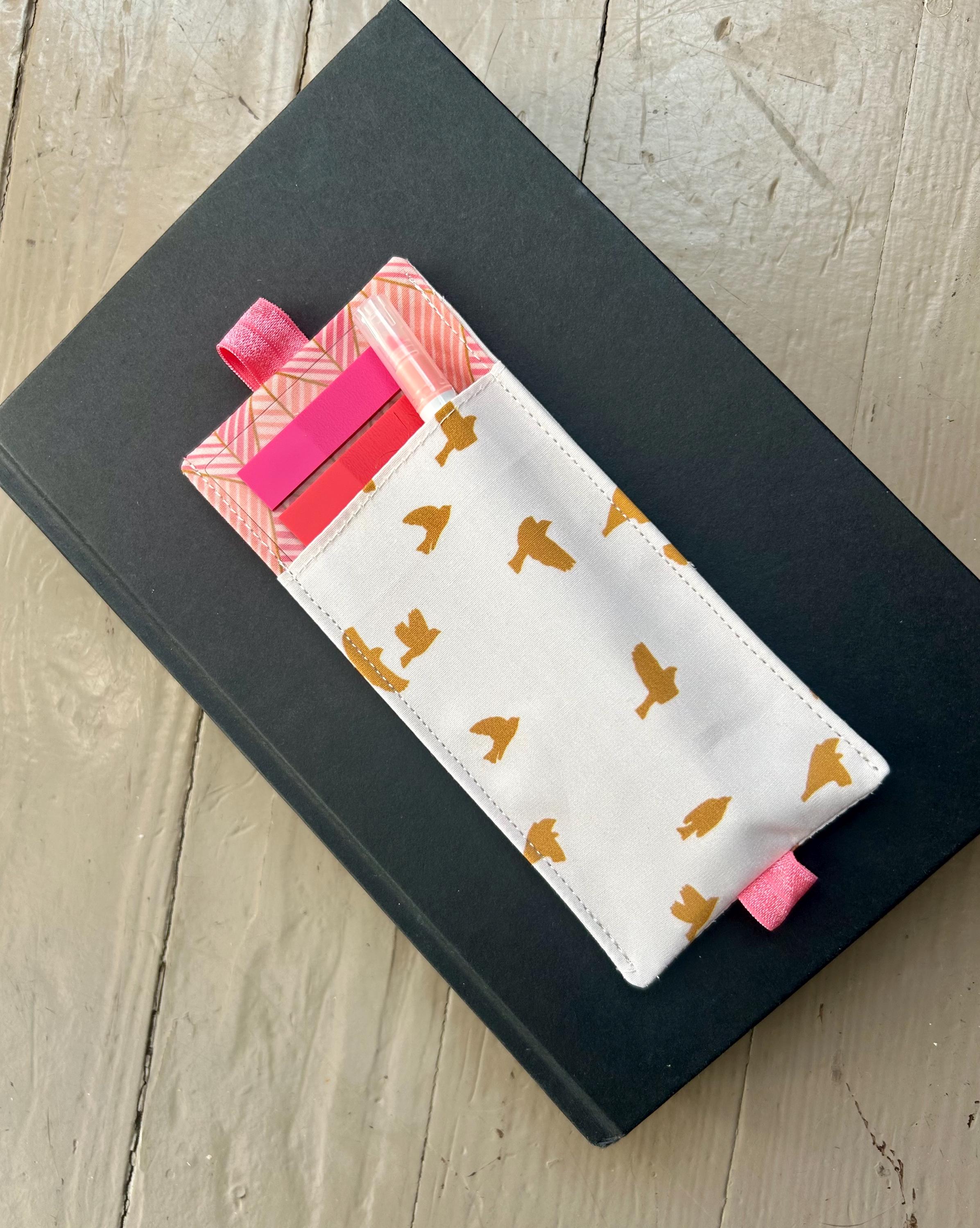 Golden Birds and Pink Geometric Annotation Kit — Pen & Highlighter Holder for Books